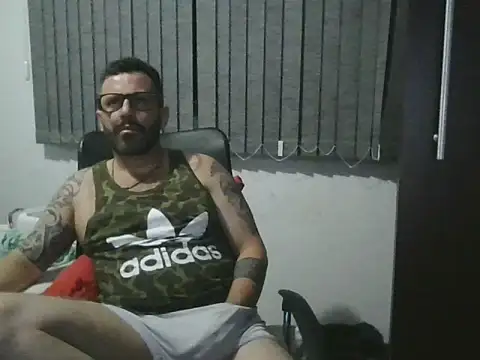 Snapshot of hairybeartopdominant chatting on 23, 12, 2025 hairybeartopdominant online show from 23, 12, 2025