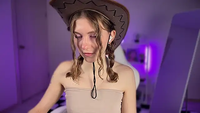 KellySunn online show from 4, 4, 2026