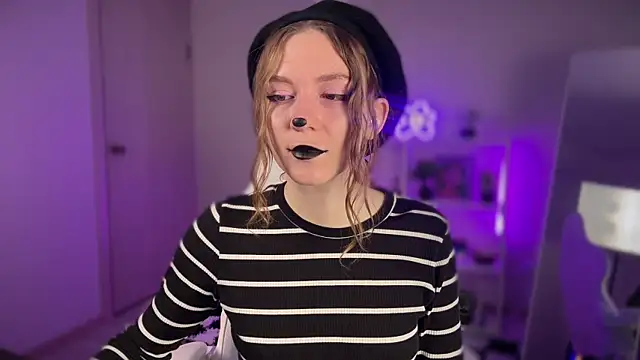 KellySunn online show from 12, 4, 2026