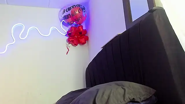 Lili Evanss online show from 13, 3, 2026