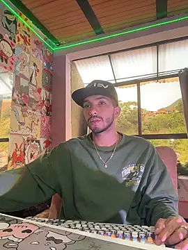 Snapshot of noah_walker01 chatting on 6, 1, 2026 noah walker01 online show from 6, 1, 2026