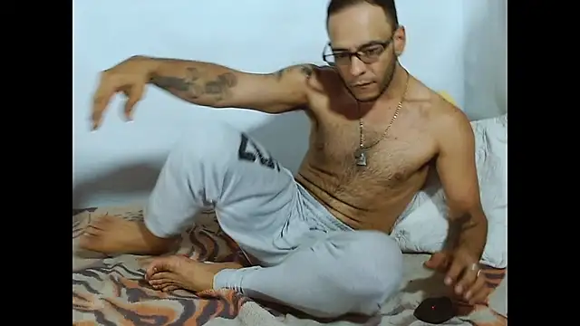 Snapshot of Alphamaster_92 chatting on 8, 3, 2026 Alphamaster 92 online show from 8, 3, 2026