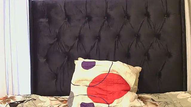 Snapshot of DesiredQueen27 chatting on 28, 6, 2026 DesiredQueen27 online show from 28, 6, 2026