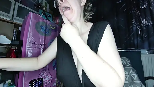 Snapshot of xNiceTitsx chatting on 11, 3, 2025 xNiceTitsx online show from 11, 3, 2025