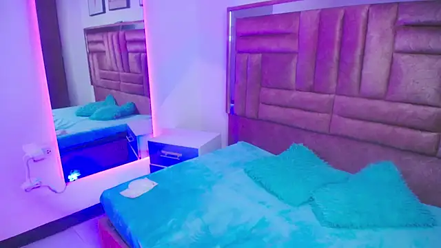 Snapshot of Atenea_Luxx chatting on 18, 4, 2026 Atenea Luxx online show from 18, 4, 2026