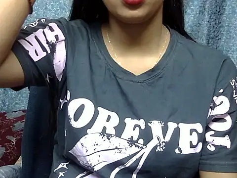 cute Dirty Diva online show from 8, 5, 2026