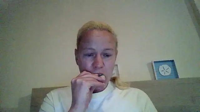 Snapshot of jennyblondeuk chatting on 18, 4, 2026 jennyblondeuk online show from 18, 4, 2026