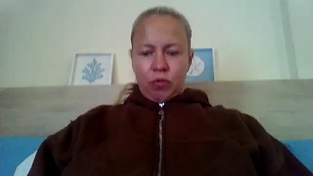 Snapshot of jennyblondeuk chatting on 7, 5, 2026 jennyblondeuk online show from 7, 5, 2026