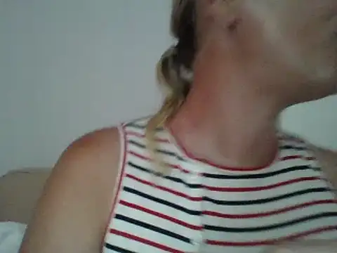 Snapshot of jennyblondeuk chatting on 28, 5, 2026 jennyblondeuk online show from 28, 5, 2026