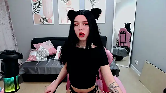 GabbieWhite online show from 4, 2, 2026