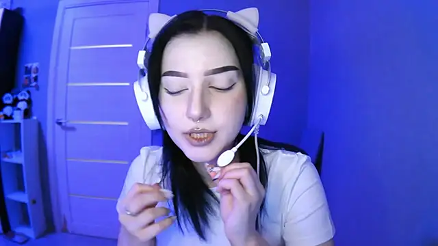 FaviolaHurl online show from 22, 12, 2025