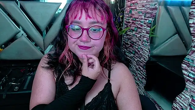 Nami Nerona online show from 2, 2, 2026