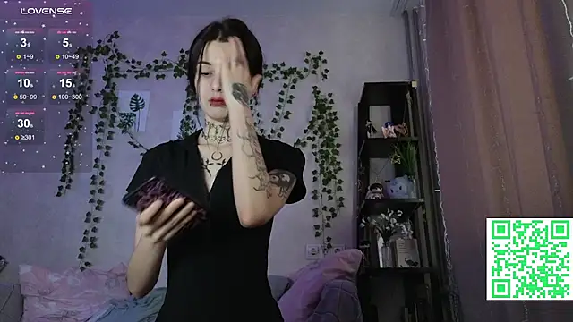 LeonaHinnes online show from 19, 2, 2026