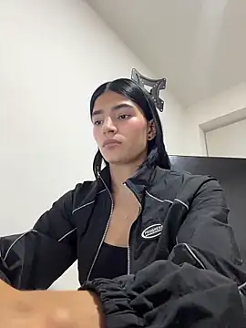 Snapshot of Ema_Rose_ chatting on 17, 4, 2026 Ema Rose online show from 17, 4, 2026