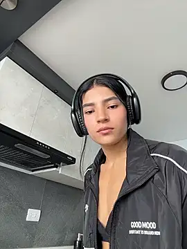 Ema Rose  online show from 15, 6, 2026