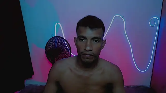 Snapshot of Yeison_777_ chatting on 21, 12, 2025 Yeison 777 online show from 21, 12, 2025