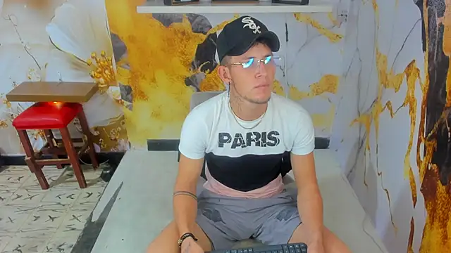 Chuck LatinBoy online show from 21, 12, 2025