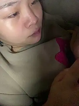 Snapshot of lili-roze chatting on 1, 2, 2026 lili-roze online show from 1, 2, 2026