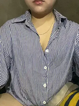 Snapshot of lili-roze chatting on 7, 2, 2026 lili-roze online show from 7, 2, 2026