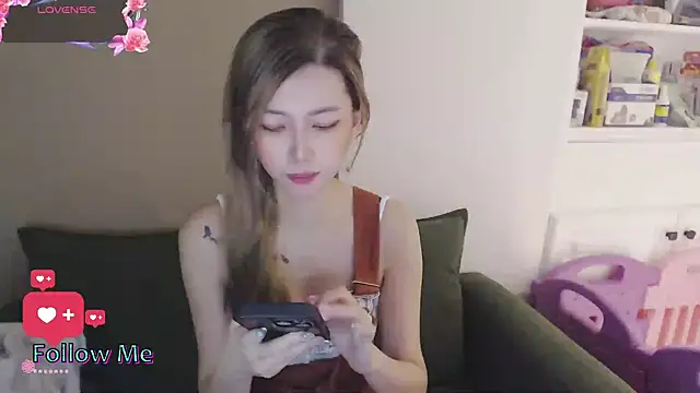 Snapshot of whitecat13 chatting on 16, 4, 2026 whitecat13 online show from 16, 4, 2026