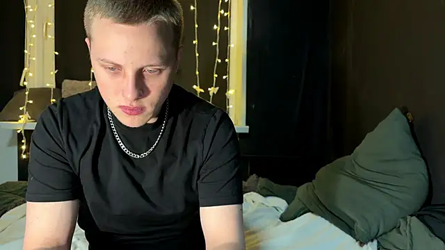 Snapshot of love4couple chatting on 15, 3, 2026 love4couple online show from 15, 3, 2026