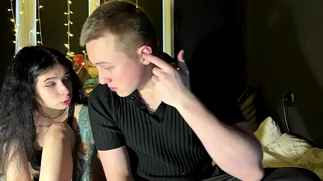 Snapshot of love4couple chatting on 22, 3, 2026 love4couple online show from 22, 3, 2026