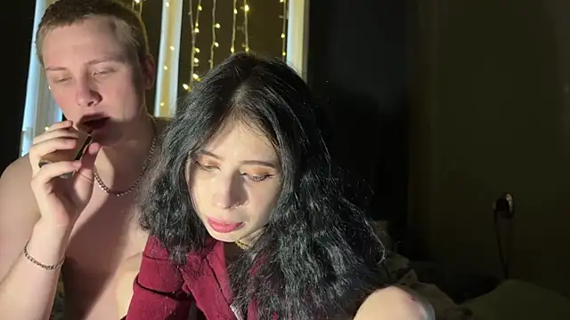 Snapshot of love4couple chatting on 8, 4, 2026 love4couple online show from 8, 4, 2026