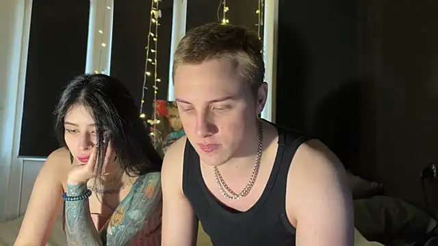 Snapshot of love4couple chatting on 14, 4, 2026 love4couple online show from 14, 4, 2026