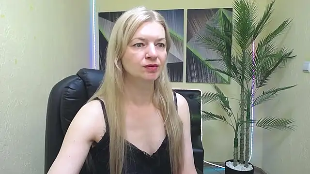 Snapshot of MelissaTyler chatting on 5, 7, 2026 MelissaTyler online show from 5, 7, 2026