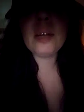 Snapshot of EdgedSleeve chatting on 7, 1, 2026 EdgedSleeve online show from 7, 1, 2026