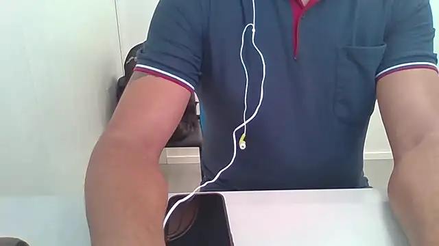 Snapshot of Moreno_Casado_Safado chatting on 25, 5, 2026 Moreno Casado Safado online show from 25, 5, 2026