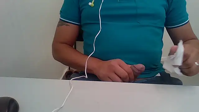 Snapshot of Moreno_Casado_Safado chatting on 27, 7, 2026 Moreno Casado Safado online show from 27, 7, 2026