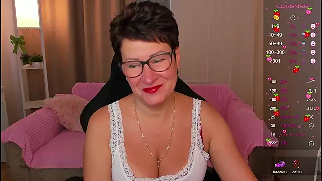 Snapshot of JennyMons chatting on 9, 7, 2026 JennyMons online show from 9, 7, 2026