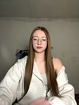 Snapshot of Eseniya_ chatting on 8, 1, 2026 Eseniya online show from 8, 1, 2026