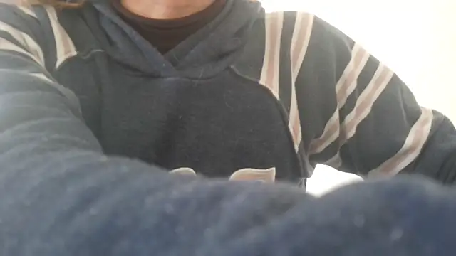 Snapshot of Filipasantoss1 chatting on 22, 12, 2025 Filipasantoss1 online show from 22, 12, 2025