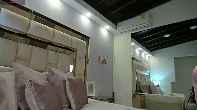 cloemorween online show from 8, 1, 2026