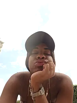  keylafisher  online show from 7, 1, 2026