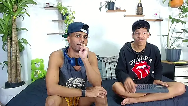 Snapshot of Interracial_Snow_Bunny chatting on 10, 2, 2026 Interracial Snow Bunny online show from 10, 2, 2026