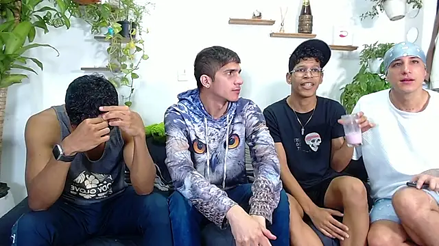 Snapshot of Interracial_Snow_Bunny chatting on 22, 2, 2026 Interracial Snow Bunny online show from 22, 2, 2026