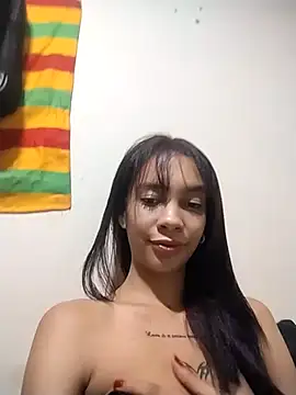 Snapshot of emy_blunt chatting on 23, 12, 2025 emy blunt online show from 23, 12, 2025