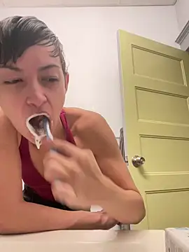 FaiiryArii online show from 14, 4, 2026