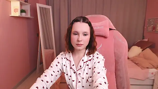 Haya Harareet online show from 6, 2, 2026