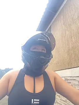 Scarlet auraa online show from 10, 1, 2026