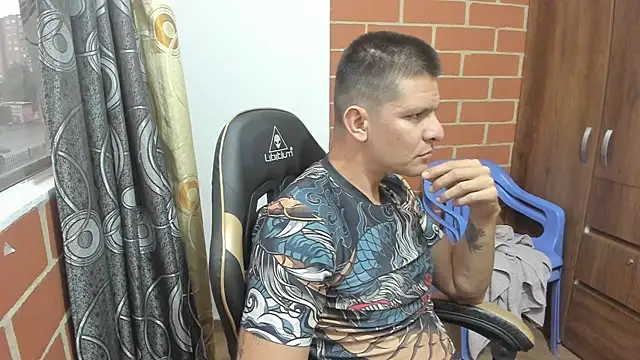 sexcolombia20 online show from 15, 4, 2026