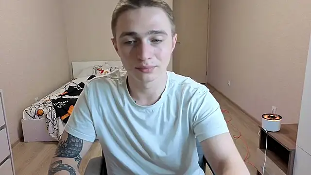 Snapshot of LEO__MILLER chatting on 19, 5, 2026 LEO MILLER online show from 19, 5, 2026
