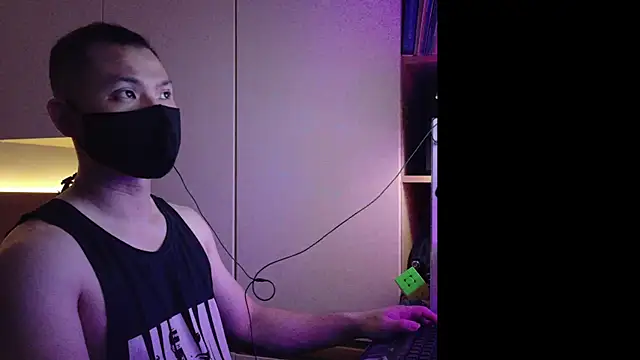 Snapshot of OnlyHand9x chatting on 19, 4, 2026 OnlyHand9x online show from 19, 4, 2026