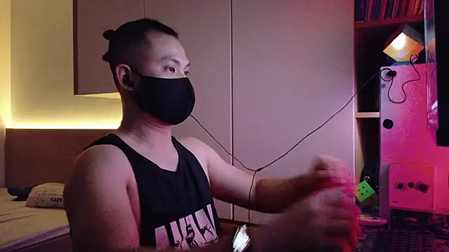 Snapshot of OnlyHand9x chatting on 19, 4, 2026 OnlyHand9x online show from 19, 4, 2026