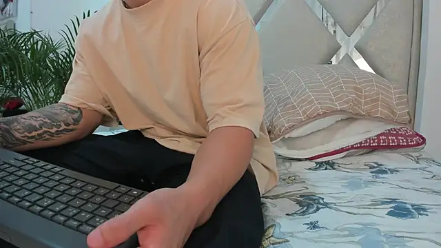 Snapshot of Liam_saint chatting on 3, 3, 2026 Liam saint online show from 3, 3, 2026