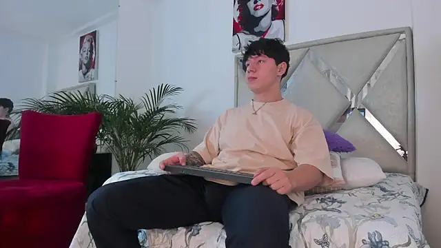 Snapshot of Liam_saint chatting on 5, 3, 2026 Liam saint online show from 5, 3, 2026