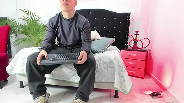 Snapshot of Liam_saint chatting on 3, 4, 2026 Liam saint online show from 3, 4, 2026